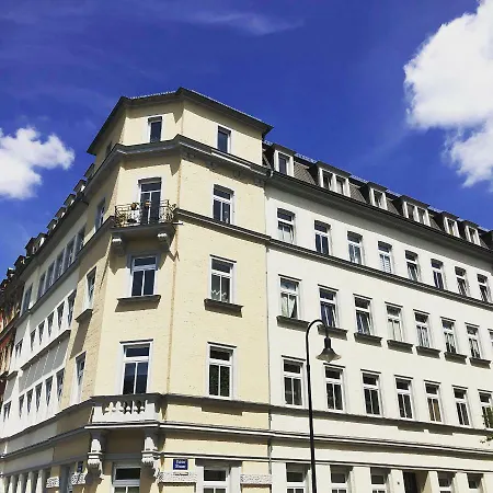 Galeriewohnung In Der Neustadt