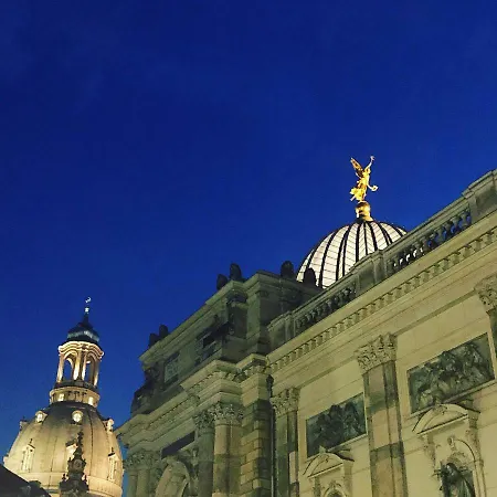 Appartement Galeriewohnung In Der Neustadt *